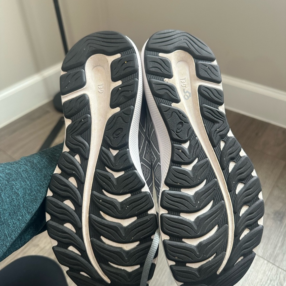 Asics Women's Light Gray Mesh Running Sneakers - Picture 5 of 13